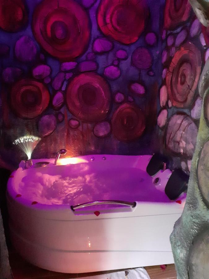 Pensiunea Dracula & Spa Căpăţîneni-Ungureni Eksteriør billede